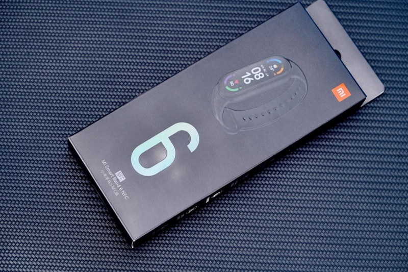 不止是干掉按键!小米手环6评测:只差一点就能取代手表 不止是干掉按键!小米手环6评测:只差一点就能取代手表