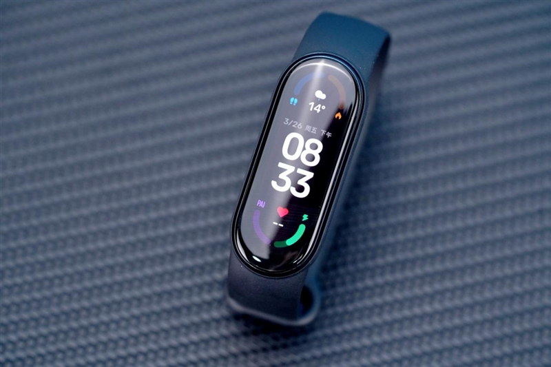 不止是干掉按键!小米手环6评测:只差一点就能取代手表 不止是干掉按键!小米手环6评测:只差一点就能取代手表