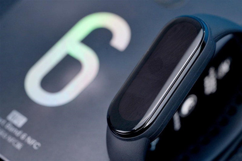 不止是干掉按键!小米手环6评测:只差一点就能取代手表 不止是干掉按键!小米手环6评测:只差一点就能取代手表